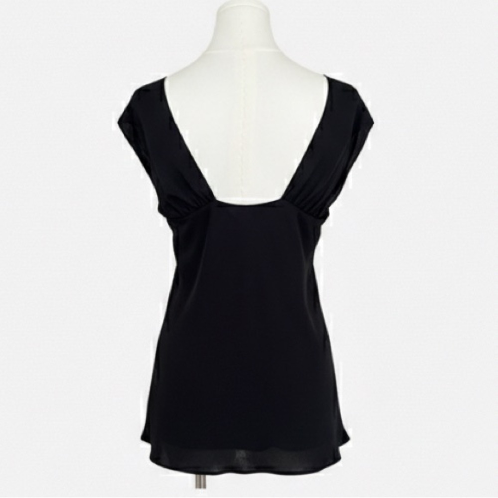 Theory Women's Black Silk Blouse. Cap Sleeves, V-Neck. Size Medium - Picture 4 of 5